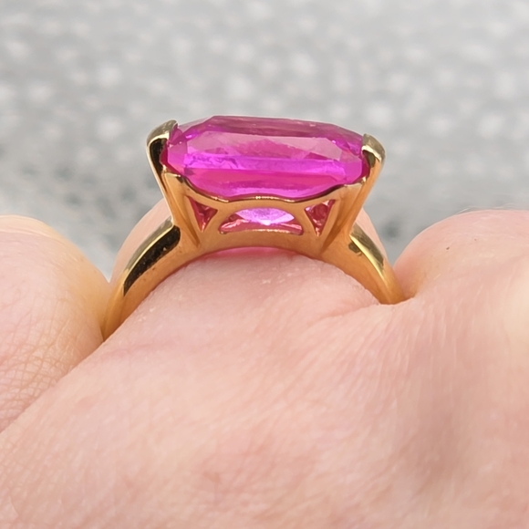 Designer Signed Vivid Pink Sapphire Ring - Picture 10 of 12